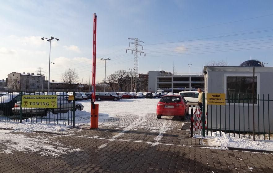 parking strze�ony AL. Bohater�w Wrze�nia 5 - zima